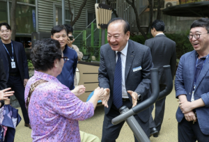 놀이터에 나이가 있나요? 마포구, 건강·휴식 챙기는 어르신 놀이터 조성